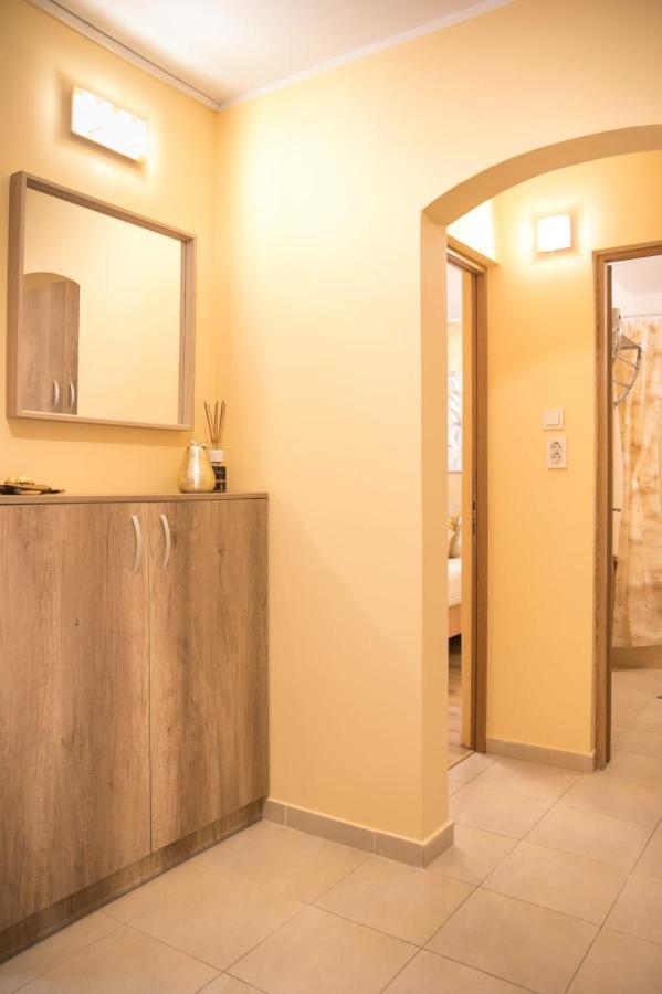 Golden Apartment Baneasa Bukarest Kültér fotó