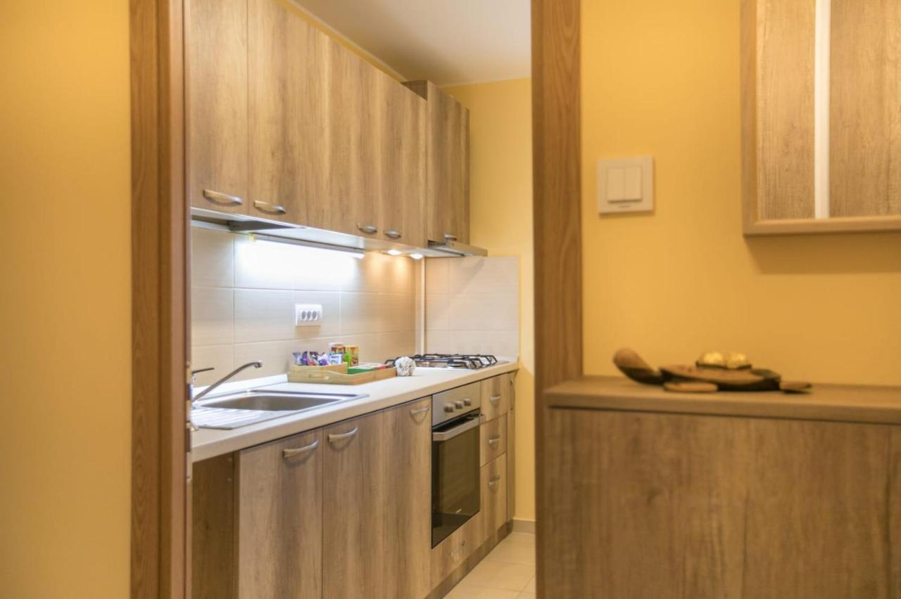 Golden Apartment Baneasa Bukarest Kültér fotó
