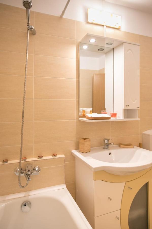 Golden Apartment Baneasa Bukarest Kültér fotó